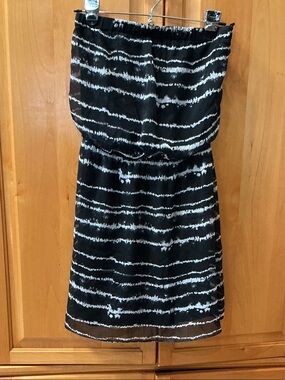 Express Black and White Strapless Blouson Dress